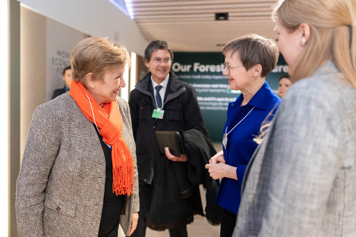 Regierungschefin Brigitte Haas trifft im Rahmen des WEF die IWF-Direktorin Kristalina Georgieva. (Quelle: IKR/Yannick Zurflüh)
