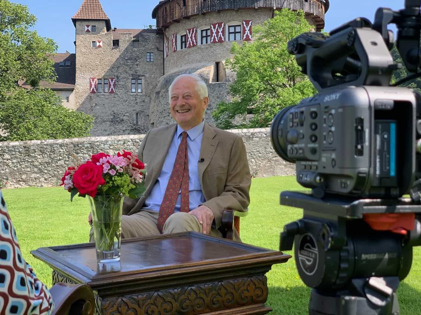 S.D. Fürst Hans-Adam II. von und zu Liechtenstein bei den Dreharbeiten / Foto: © ORF Vorarlberg