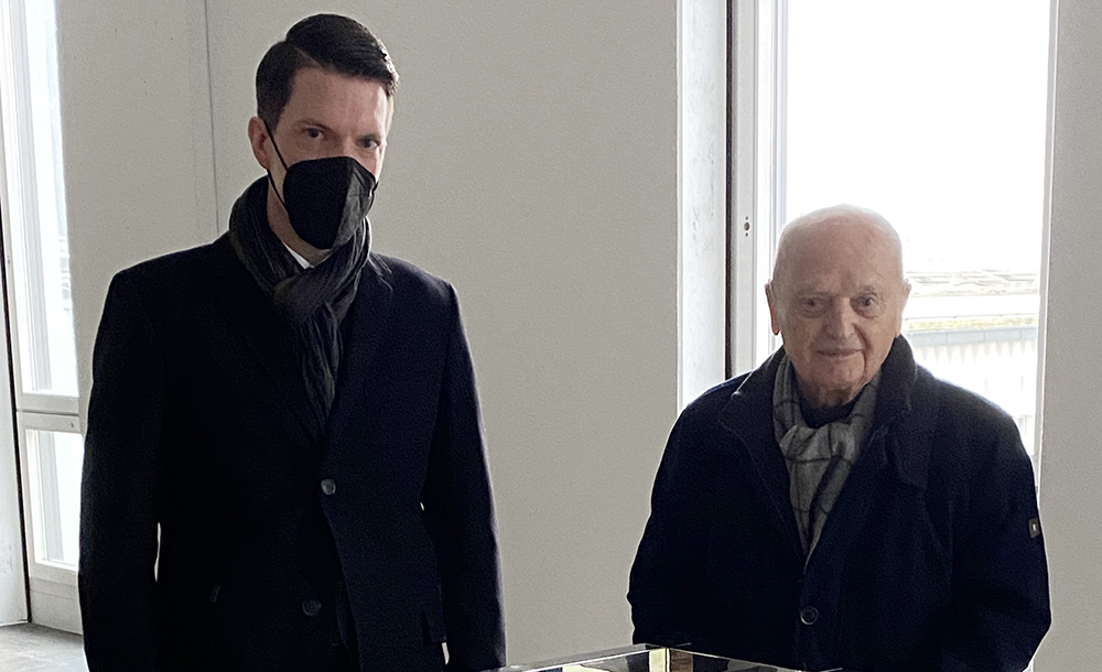 Regierungsrat Manuel Frick besucht Kunstdepots von Georg Malin