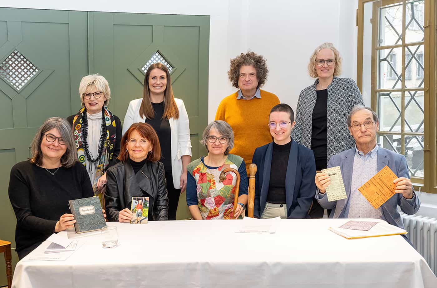 Vorne v.l.: Lic. phil. Ursula Stadlmüller, Museum Prestegg Altstätten; MA FH Margit Bartl-Frank, Museum Prestegg Altstätten; Barbara Thimm, Jüdisches Museum Hohenems; MA Geschichtsdidaktik Christina Nanz, Museum Prestegg Altstätten; PD Dr. Peter Geiger, Liechtensteinisches LandesMuseum; Hinten v.l.: Dr. Christa Köppel, Rheintaler Kulturstiftung; LL.B./BSc Sonja Arnold, Museum Prestegg Altstätten; Dr. Hanno Loewy, Direktor Jüdisches Museum Hohenems; Dr. Andrea Kauer Loens, Direktorin Liechtensteinisches LandesMuseum