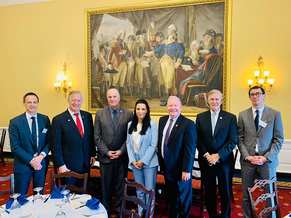 Regierungsrätin Dominique Hasler beim Treffen mit US-Kongressabgeordneten im US Capitol Building