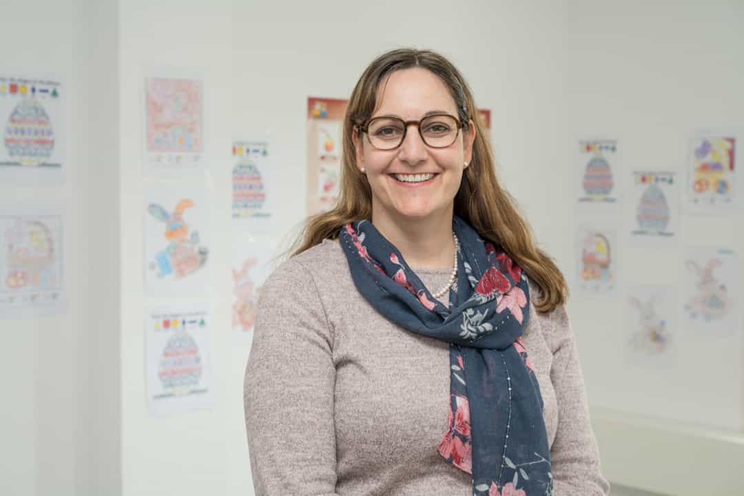 Nina, Englischlehrerin für Kinder.  Seit 1 Jahr bei Play House.