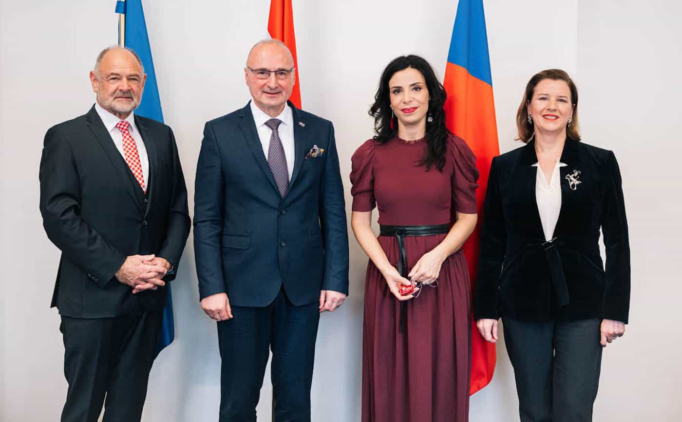 Eröffnung Honorarkonsulat der Republik Kroatien im Fürstentum Liechtenstein: Honorarkonsul Ernst Walch, Gordan Grlić Radman, Minister für auswärtige und europäische Angelegenheiten der Republik Kroatien, Regierungsrätin Dominique Hasler und Andrea Bekić, Botschafterin der Republik Kroatien in der Schweiz und Liechtenstein.
