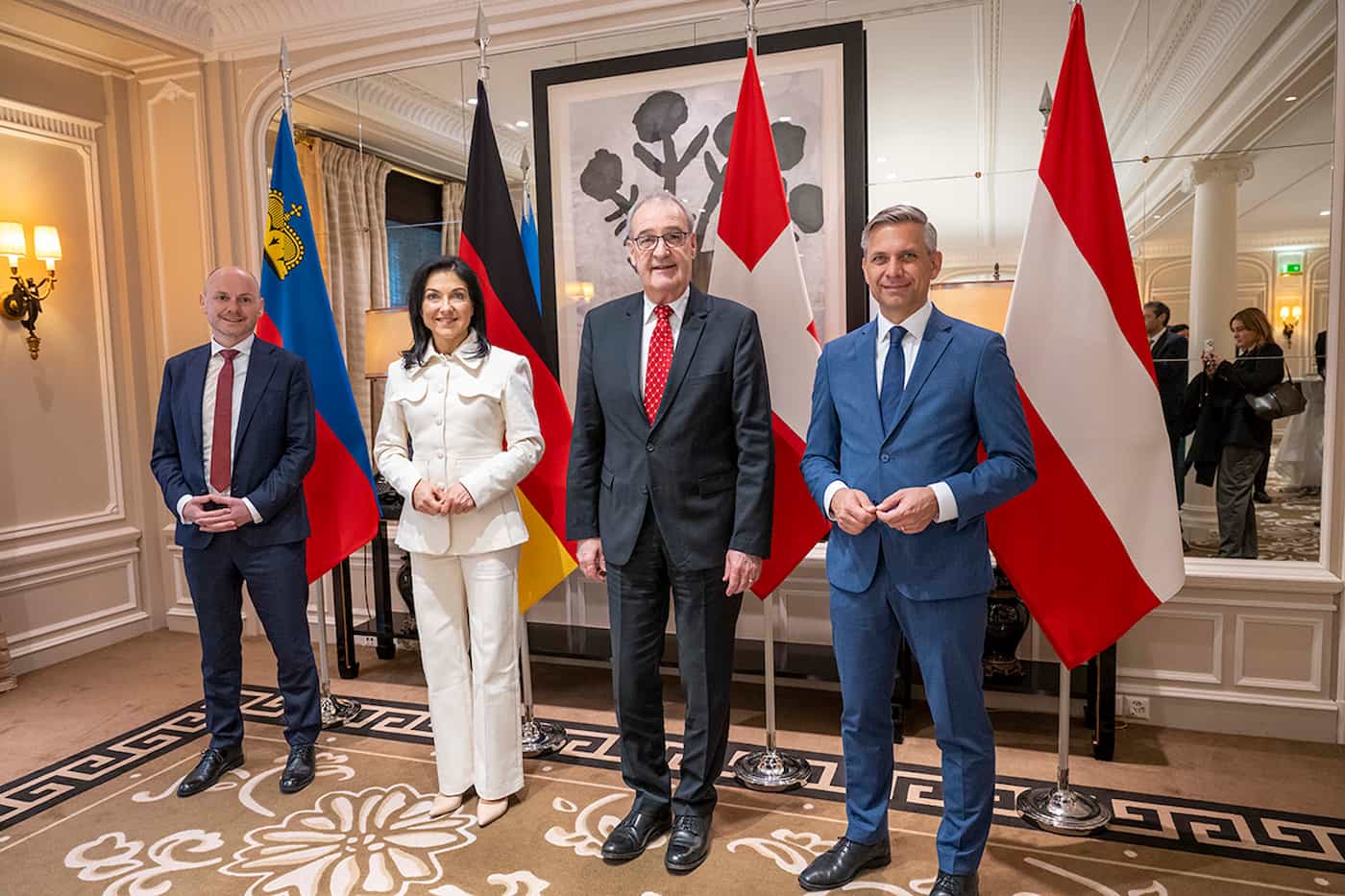 Die Wirtschaftsministerin und Wirtschaftsminister aus Liechtenstein, Deutschland, der Schweiz und Österreich, Hubert Büchel, Katherina Reiche, Guy Parmelin, Wolfgang Hattmannsdorfer. (Quelle: Devènes/BK)