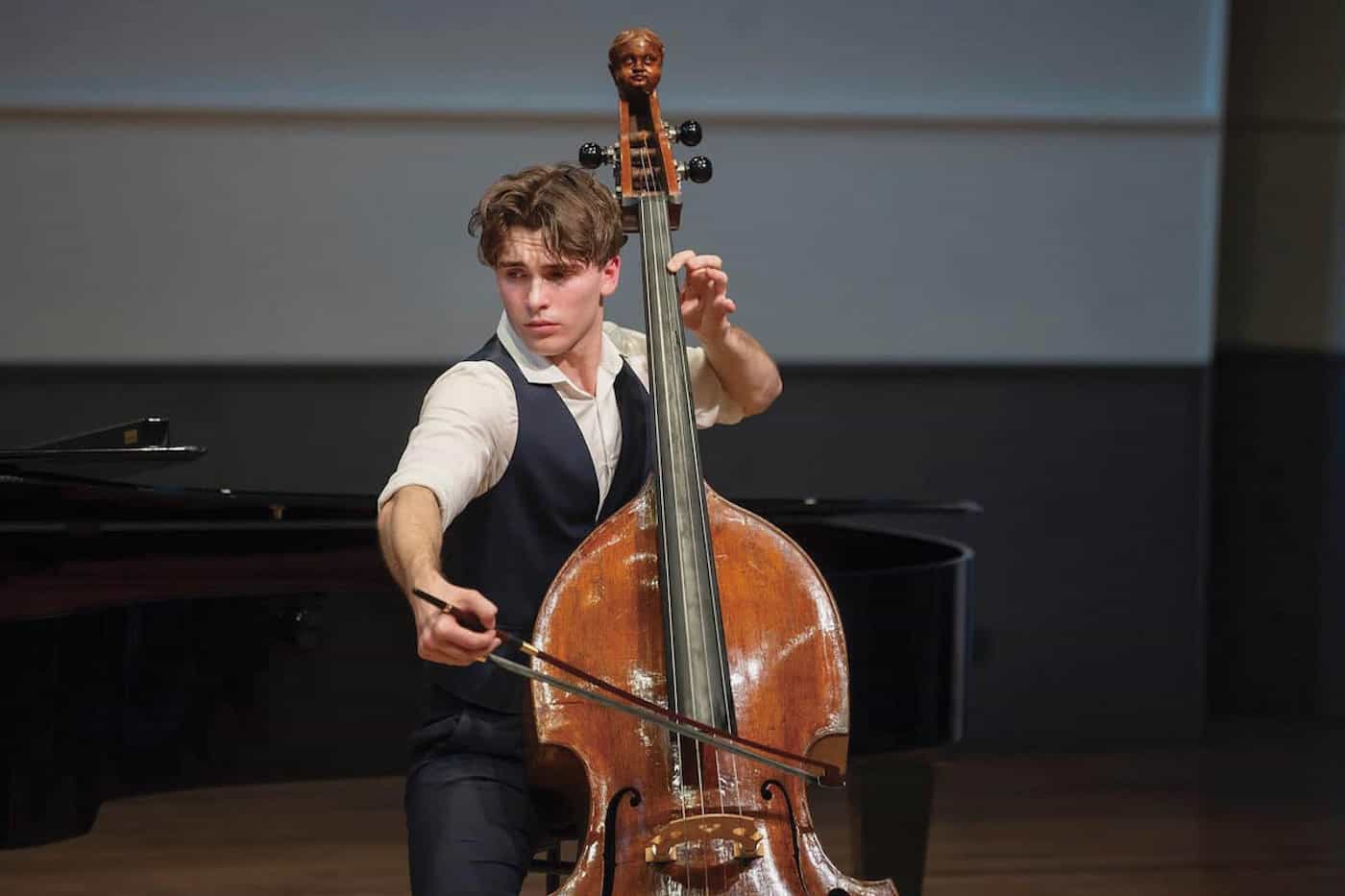 Marc André Kontrabass – Foto: ©Tomasz Trzebiatowski