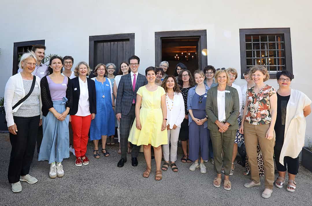 Die Teilnehmerinnen und Teilnehmer der Konferenz Chancengleichheit Ostschweiz und Liechtenstein mit Regierungsrat Manuel Frick