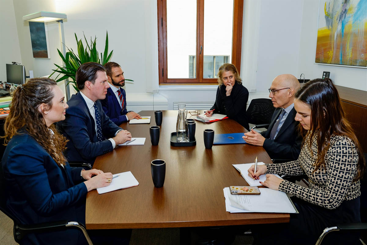 Arbeitsgespräch der beiden Delegationen.