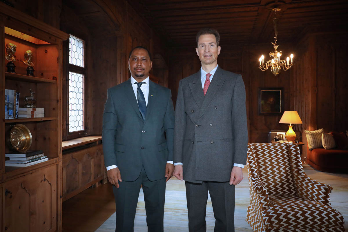 S.E. Aliou Barry, Botschafter der Republik Guinea und S.D. Erbprinz Alois von und zu Liechtenstein.