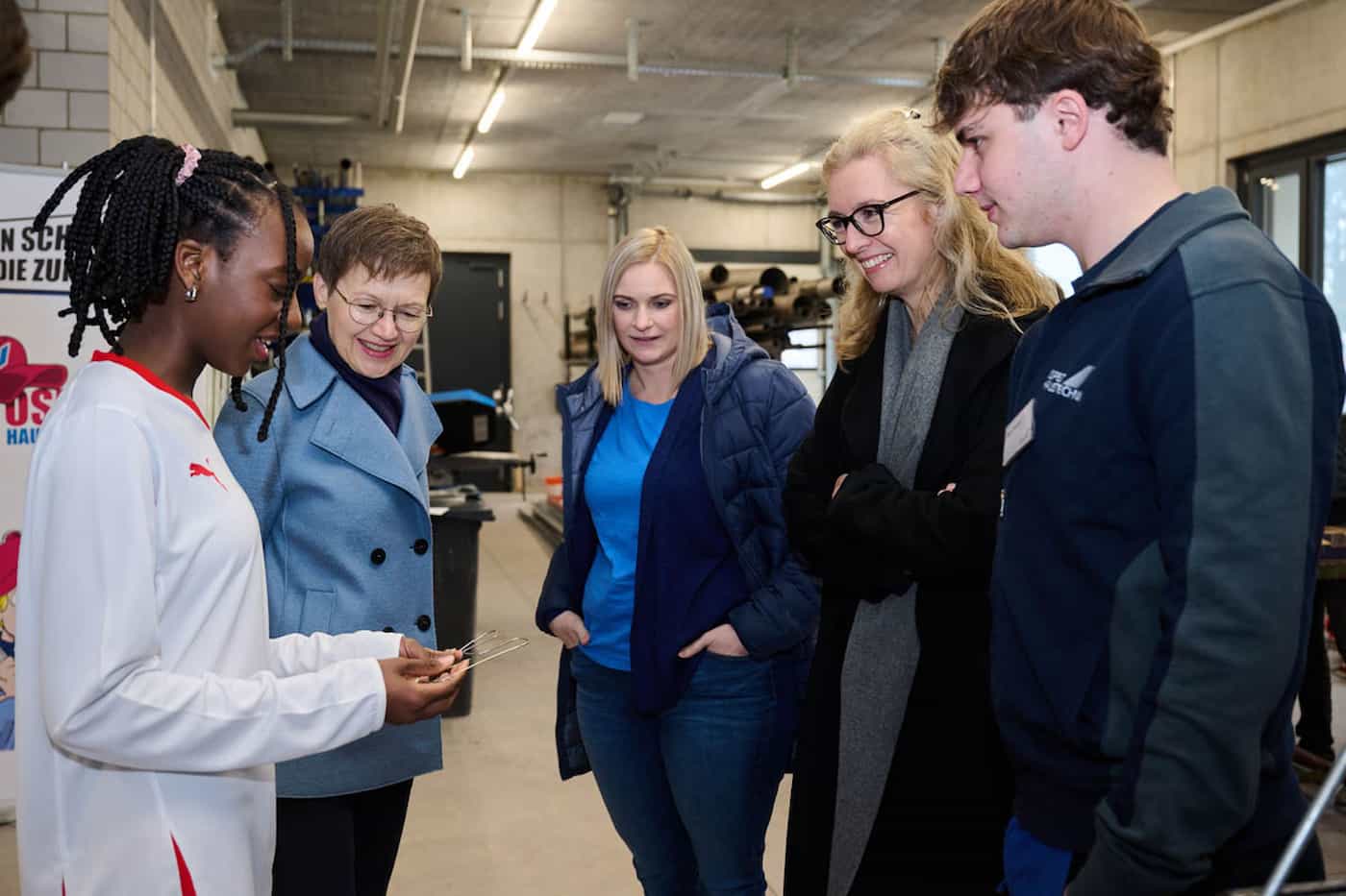Besuch bei der Ospelt Haustechnik AG: Brigitte Haas, LIHK-Geschäftsführerin, Isabel Schädler, Stv. Geschäftsführerin Wirtschaftskammer Liechtenstein und Regierungschef-Stellvertreterin Sabine Monauni.