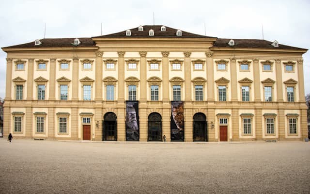 Seit über 300 Jahren sind das GARTENPALAIS und das STADTPALAIS der fürstlichen Familie Liechtenstein fest verwurzelt in der Geschichte Wiens. Beide Palais befinden sich nach wie vor in Privatbesitz der fürstlichen Familie.