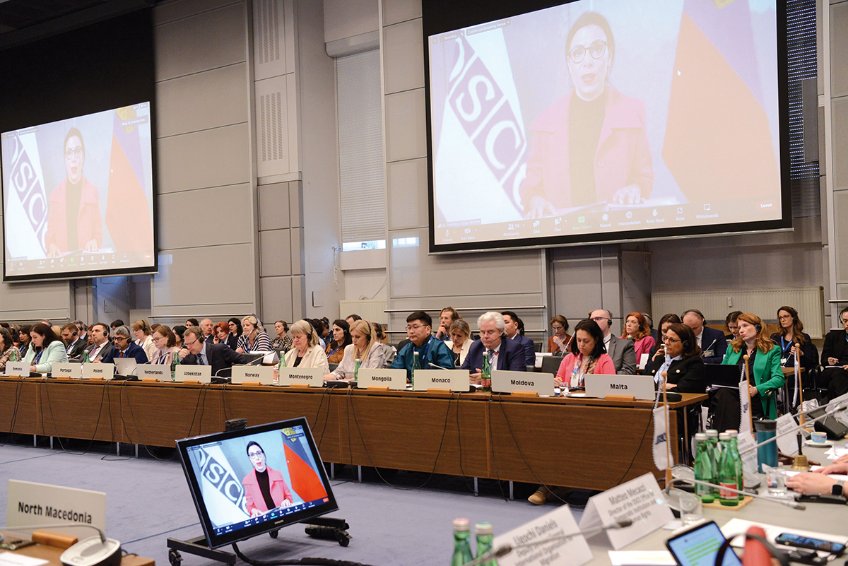 Regierungsrätin Dominique Hasler ging in ihrer Eröffnungsrede auf das Engagement Liechtensteins bei der Prävention und Bekämpfung von Menschenhandel und moderner Sklaverei ein.