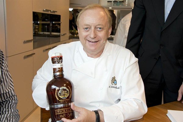 TV-Starkoch Alfons Schuhbeck bei Delta Möbel in Haag