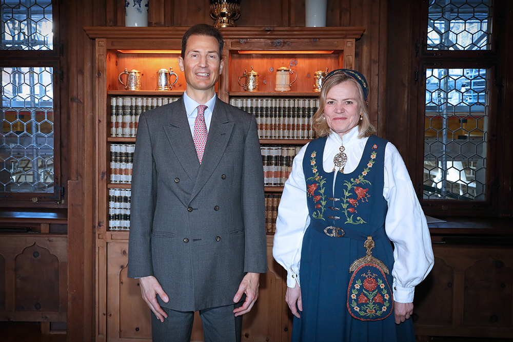 S.D. Erbprinz Alois von und zu Liechtenstein und I.E. Kjersti RØdsmoen, Botschafterin des Königreichs Norwegen