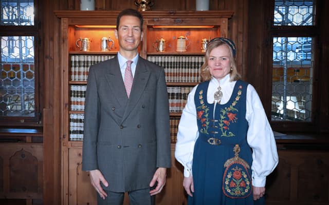 S.D. Erbprinz Alois von und zu Liechtenstein und I.E. Kjersti RØdsmoen, Botschafterin des Königreichs Norwegen