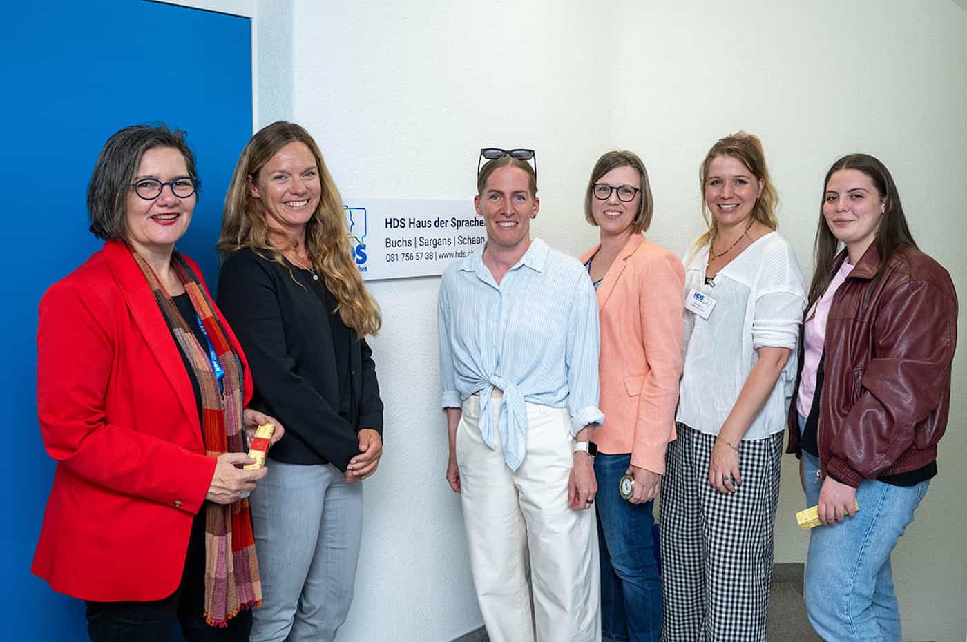 (v.l.) Andrea Mills (Sekretariat Buchs), Aleksandra Weber (Mitglied der GL), Katja Signer (Mitglied der GL), Gabbi Vetsch (Standortleitung Buchs, Sargans & Schaan), Stephanie Herren (Social Media Koordinatorin), Bleona Arslani (Sekretariat Buchs), Foto: © exclusiv