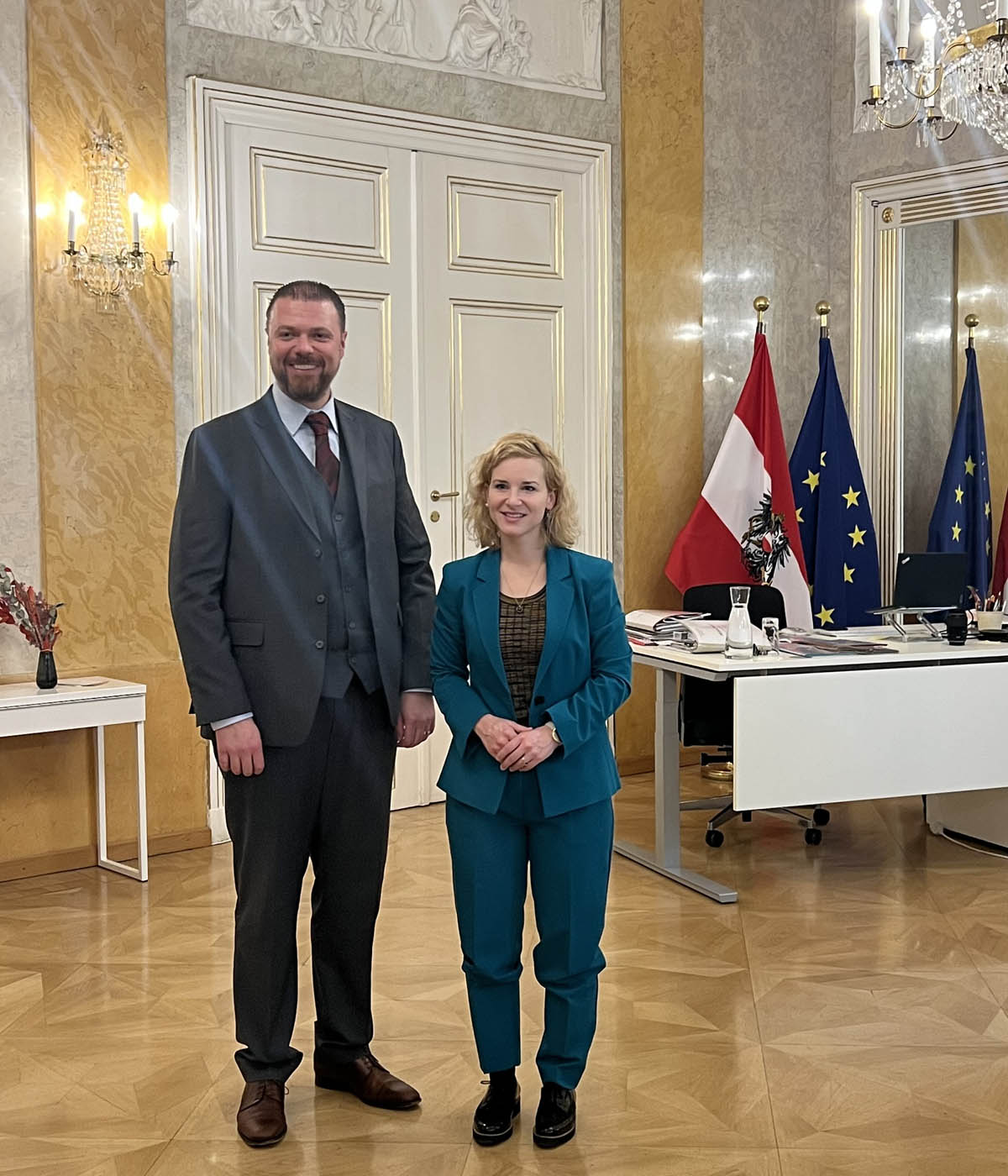 Regierungsrat Emanuel Schädler und Maria Holzleitner, Bundesministerin für Frauen, Familie, Integration und Jugend. (Quelle: IKR)