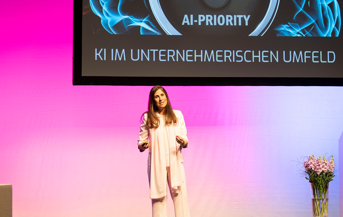 Dalith Steiger-Gablinger ist KI-Influencerin, Unternehmerin, Miteigentümerin und Mitglied der Geschäftsleitung von CORE Design Works, CEO des Swiss IT-Leadership Forum und Mitglied des Beirats von digital-liberal.ch sowie Mitgründerin und Managing Partnerin des Global AI Hub SwissCognitive. 