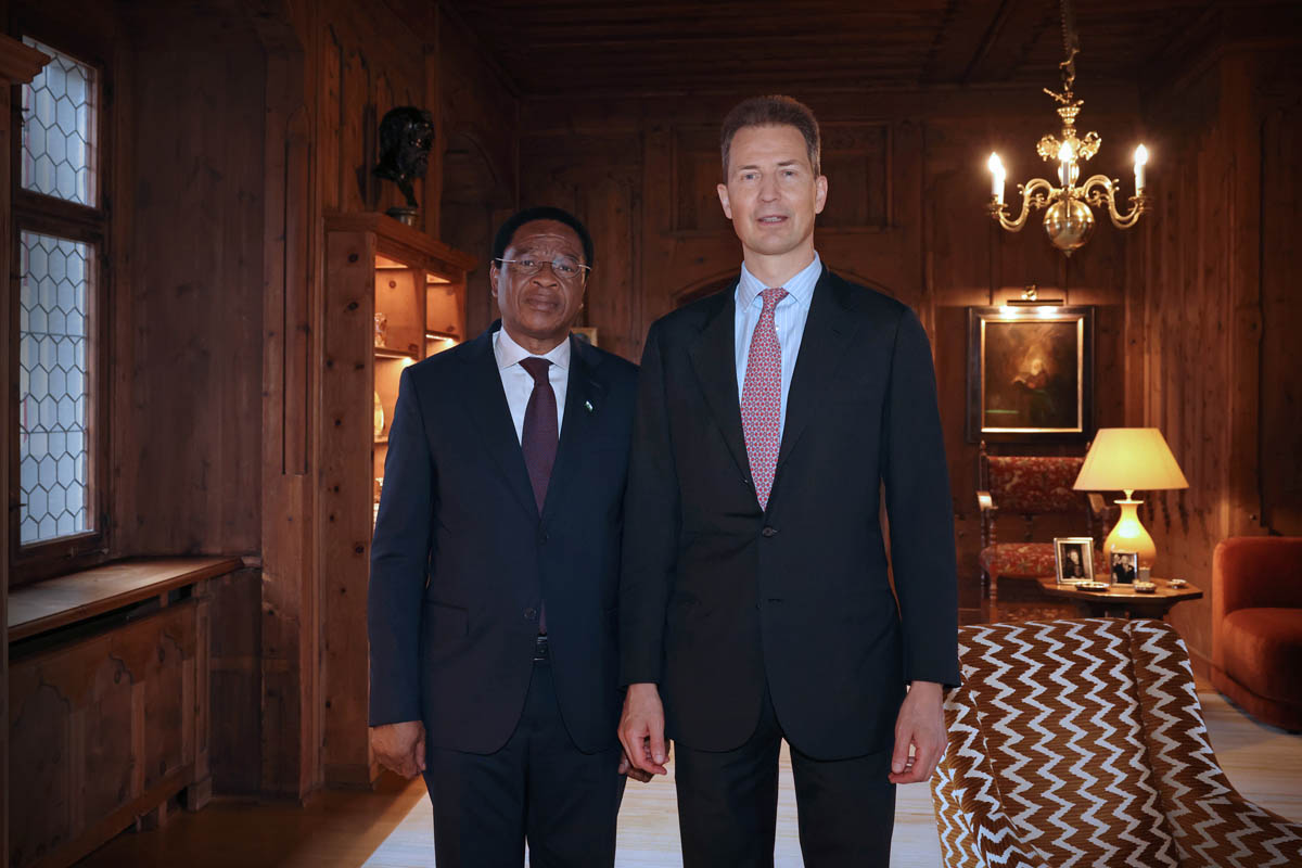 S.E. Benedict Tšiu Khathibe, Botschafter des Königreichs Lesotho und S.D. Erbprinz Alois von und zu Liechtenstein. (Quelle: IKR/Roland Korner)