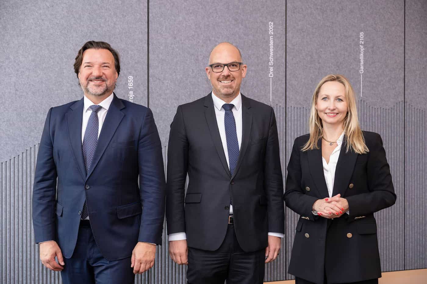 Frank J. Büchel, Stv. EFTA-Generalsekretär, Regierungschef Daniel Risch und EFTA-Generalsekretärin Siri Veseth Meling.