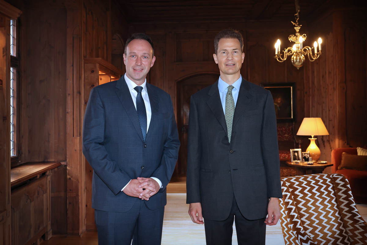 S.E. Patrick Van Gheel, Botschafter des Königreichs Belgien und S.D. Erbprinz Alois von und zu Liechtenstein. 