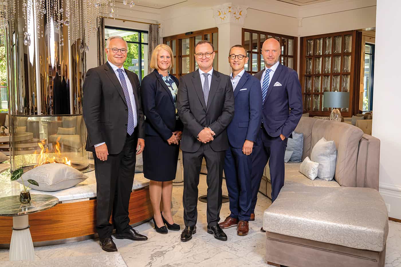 (v.l.) Dr. Klaus Tschütscher (Verwaltungsratspräsident), Astrid Kaiser (Chief of People & Culture), Lukas Kreienbühl (CFO/Head Services), Milos Colovic (General Manager Grand Hotels) Foto: © Grand Resort Bad Ragaz / Yanik Bürkli