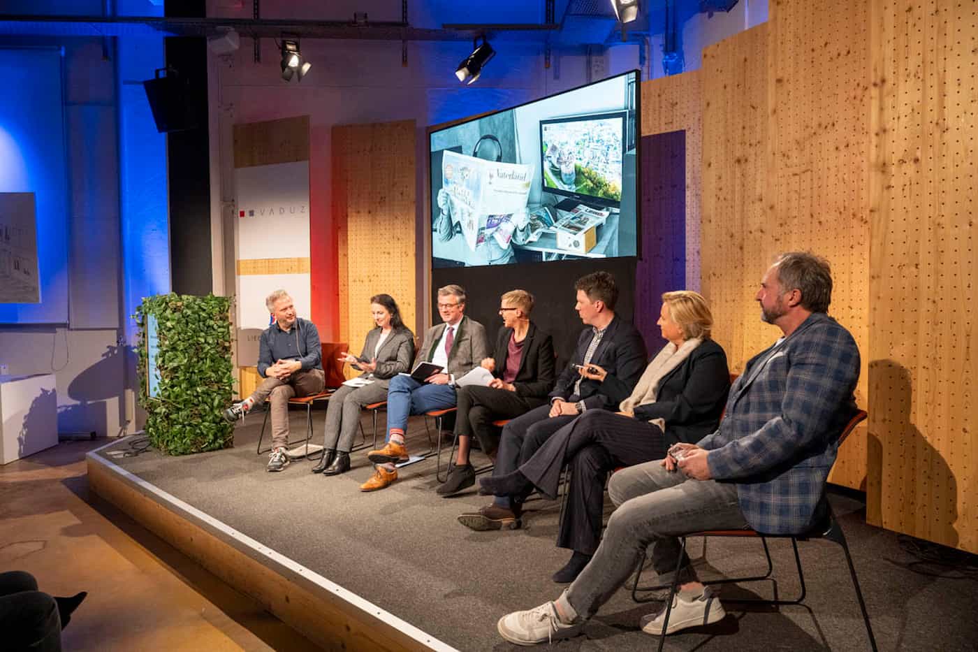 (v.l.) Michael Lünstroth, Elisabeth Huppmann, Daniel Bargetze, Katrin Hilbe, Regierungsrat Manuel Frick, Alexa Ritter, Bernd Woldt