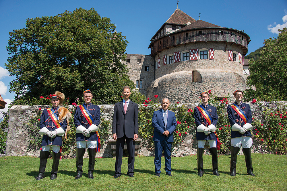 Staatsfeiertag 2021: Live-Übertragung des Staatsaktes im Landeskanal, Beflaggung