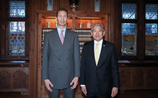 S.D. Erbprinz Alois von und zu Liechtenstein und S.E. Chittipat Tongprasroeth, Botschafter des Königreichs Thailand 