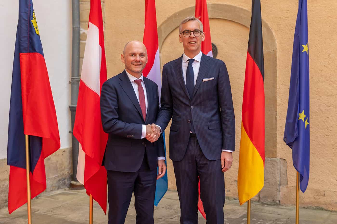 Liechtensteins Innenminister Hubert Büchel und Léon Gloden, Innenminister von Luxemburg. (Quelle: SIP/Julian Warnand)