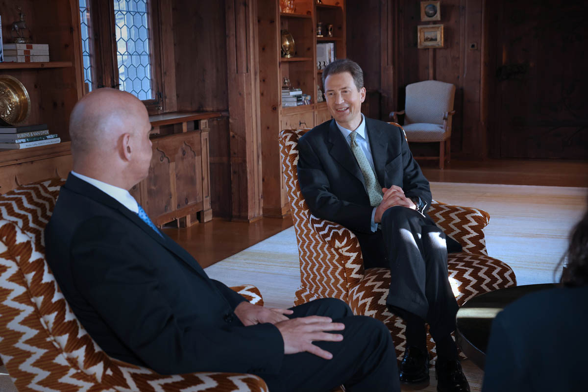 Alain Berset, Generalsekretär des Europarats und S.D. Erbprinz Alois von und zu Liechtenstein beim Gespräch auf Schloss Vaduz. (Quelle: IKR/Roland Korner)