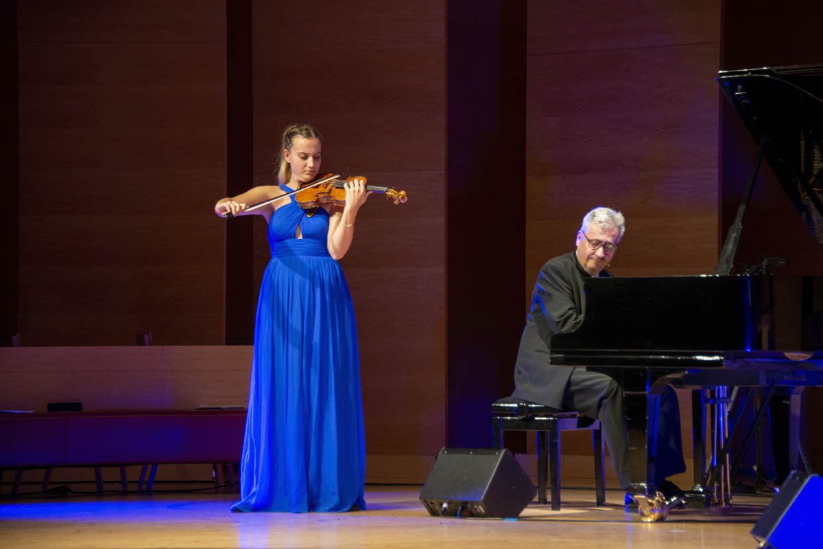  Sara Domjanic (Violine)