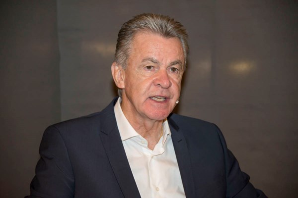 Ottmar Hitzfeld bei Delta Möbel