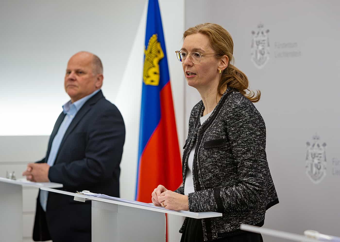 Regierungschef-Stellvertreterin Sabine Monauni informierte - zusammen mit Mario Konzett, dem Leiter vom Ausländer- und Passamt - über die Ukraine-Schutzverordnung