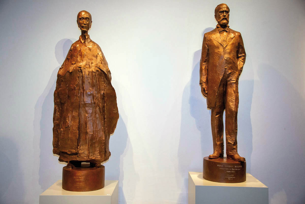  «Seelensuche: Skulpturen und Malereien von Wu Weishan» © exclusiv