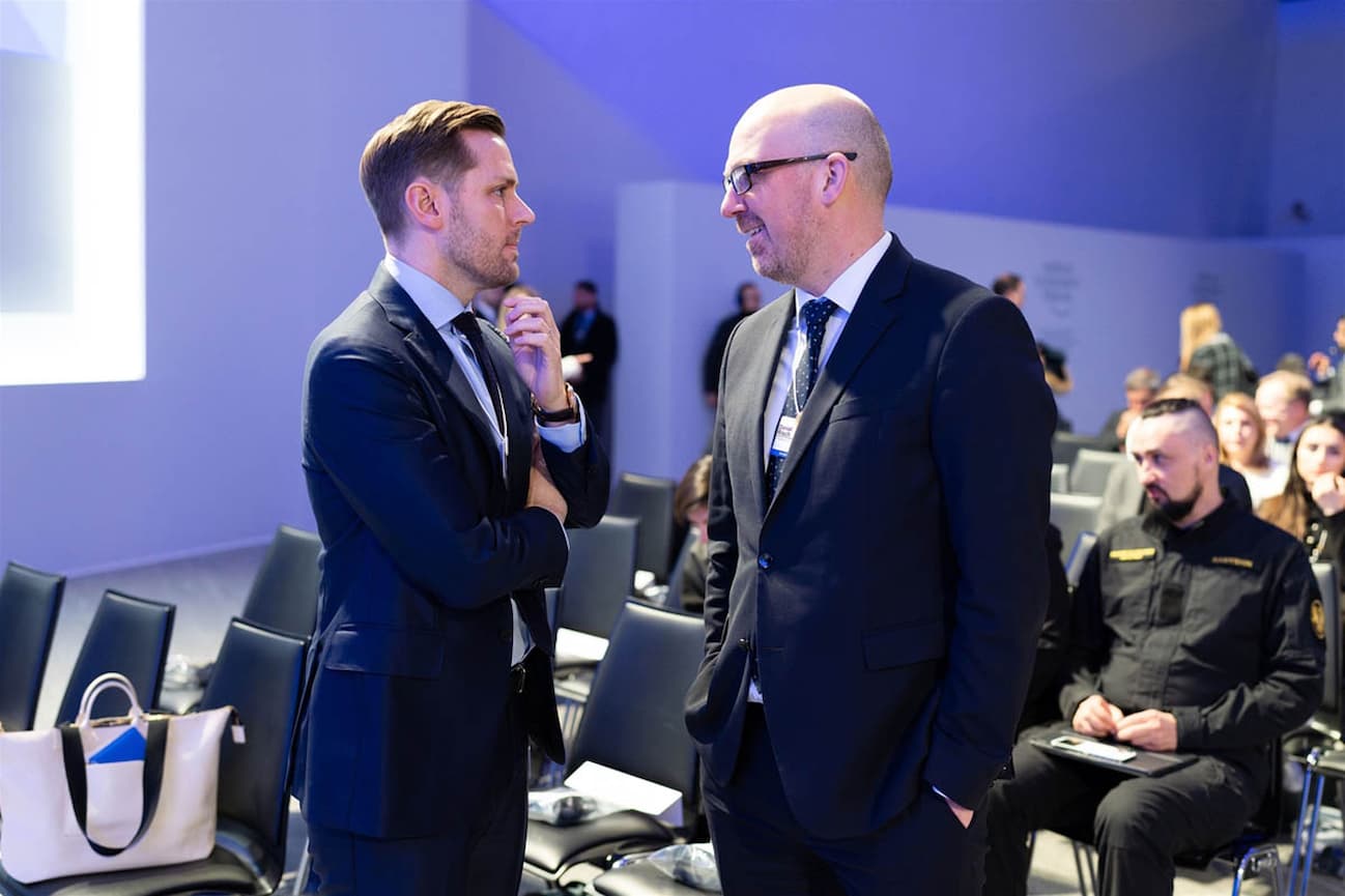 Leif Risch S.D. Erbprinz Alois von und zu Liechtenstein und Regierungschef Daniel ...
