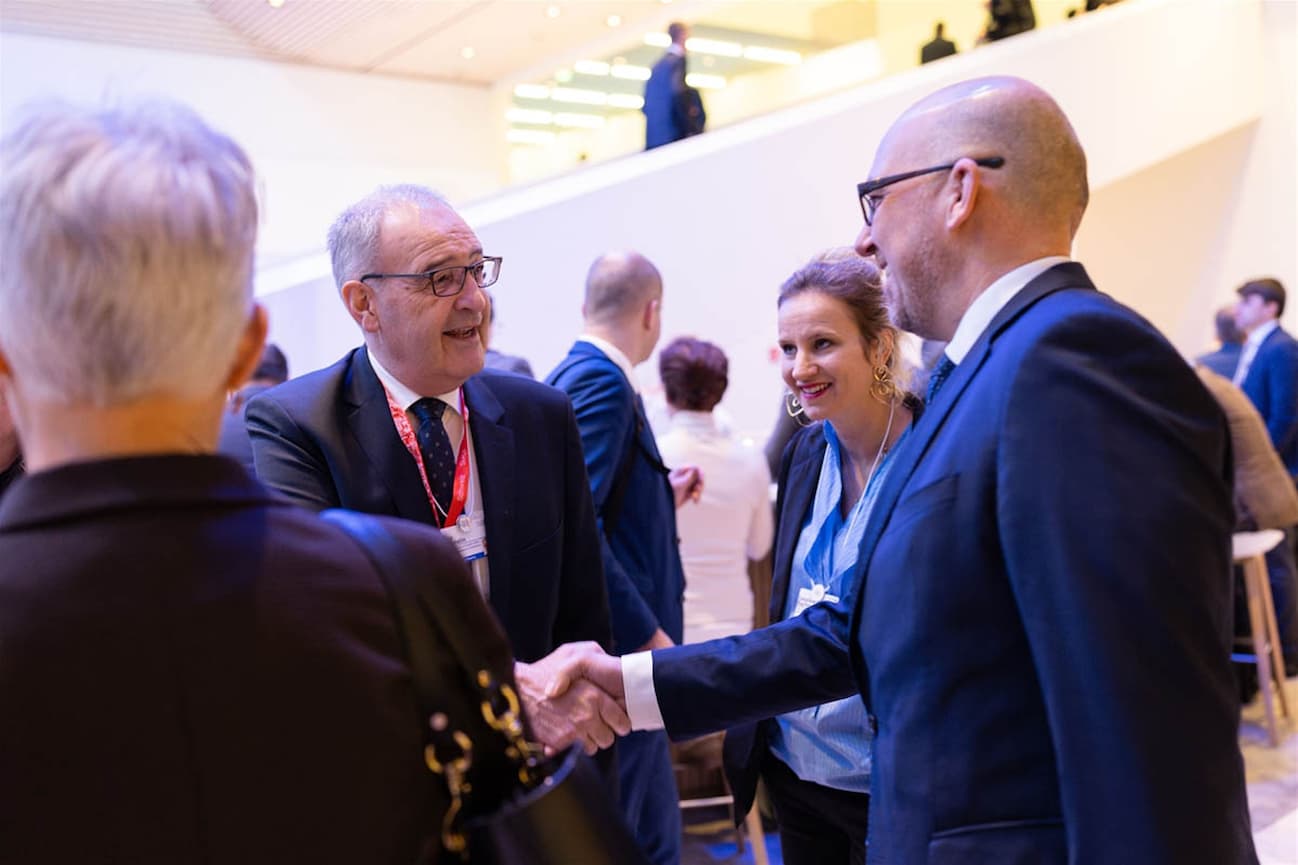 Eiko Risch S.D. Erbprinz Alois von und zu Liechtenstein und Regierungschef Daniel ...
