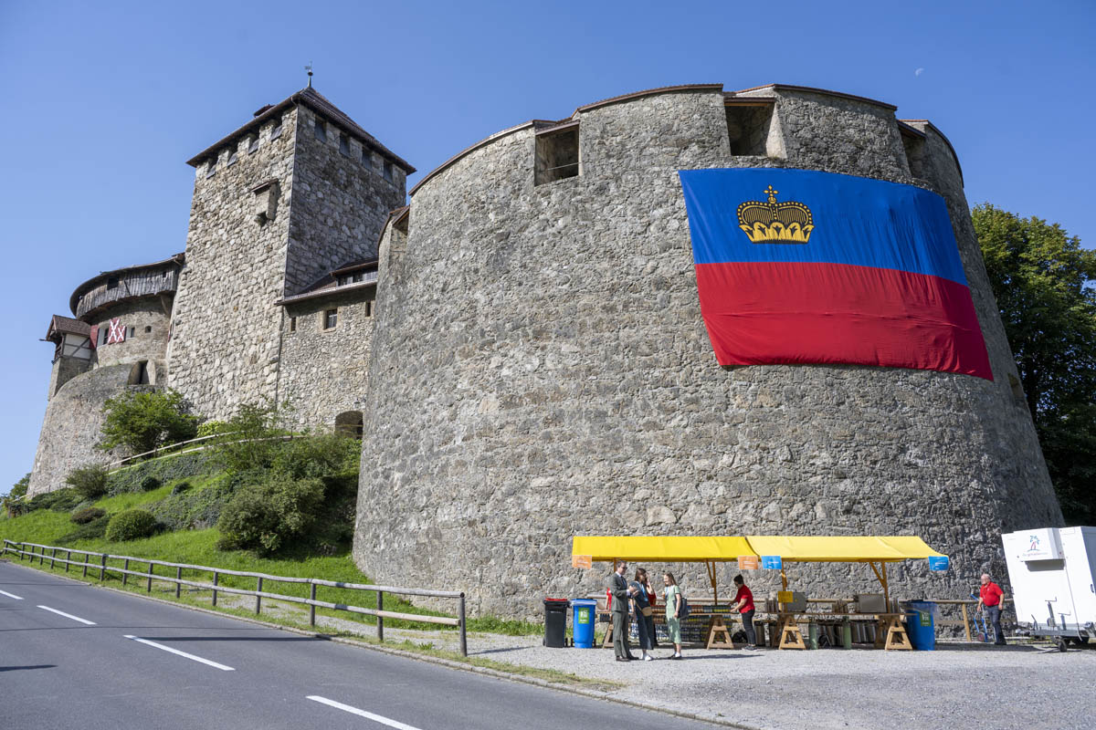 Fotos – Fürst-Franz-Josef-Strasse–feierlicher Einzug