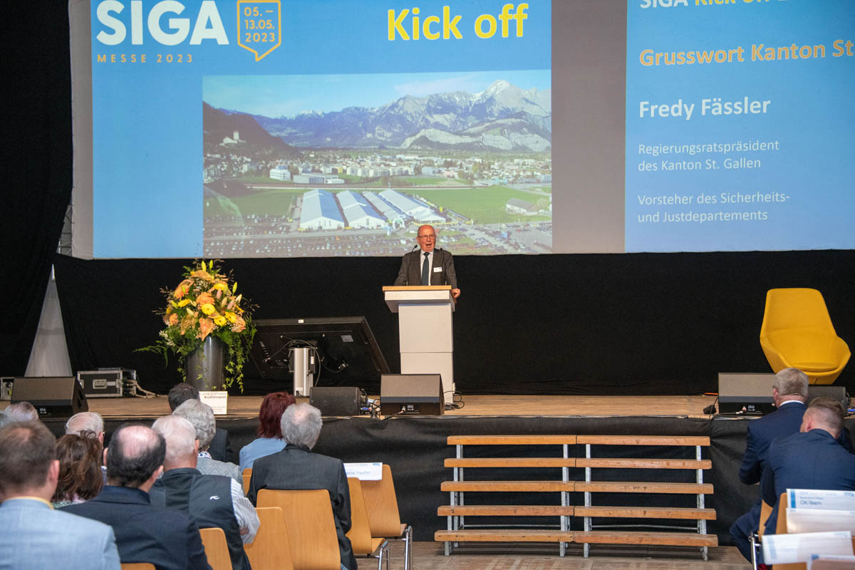 Eröffnungstag und Messerundgang, (Teil 2)